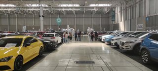 Archivo - Imagen de archivo del Salón del Vehículo de Ocasión y Seminuevo de Jaén.