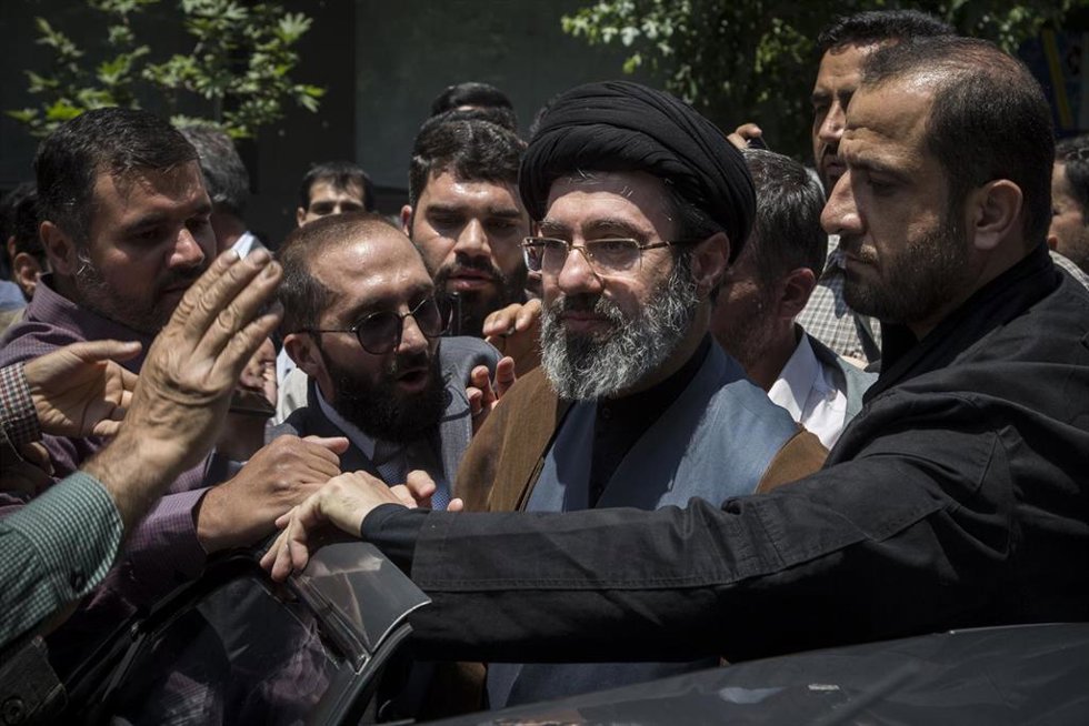 Archivo - El nuevo líder supremo de la República Islámica de Irán e hijo del difunto Alí Jamenei, el ayatolá Mojtaba Jamenei, en una imagen de archivo