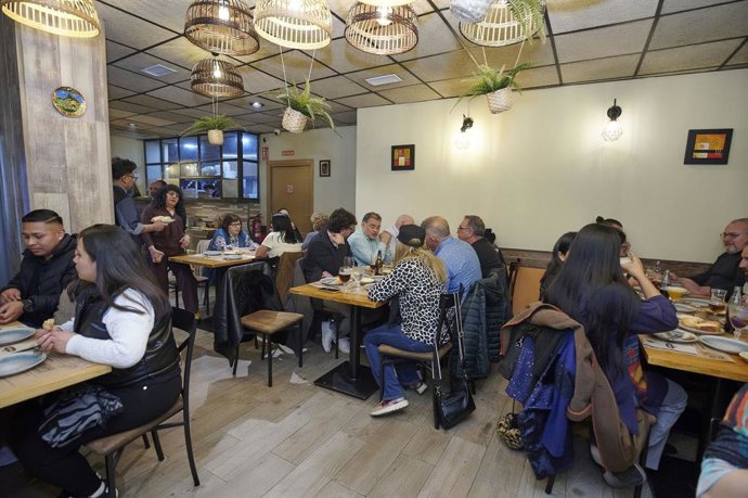 Asistentes a la inauguración