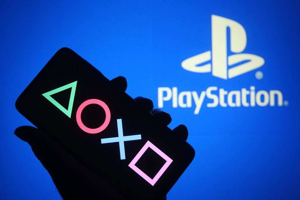 Archivo - Ilustración con el logo de PlayStation. 