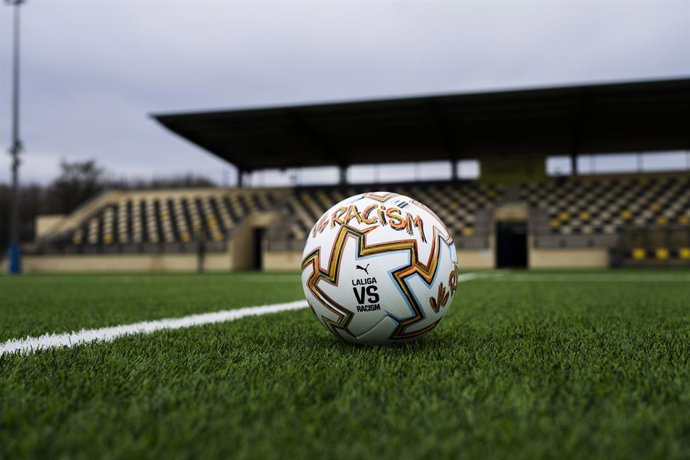 Balón de Puma y LaLiga de VS Racism, creado por SUSO33.
