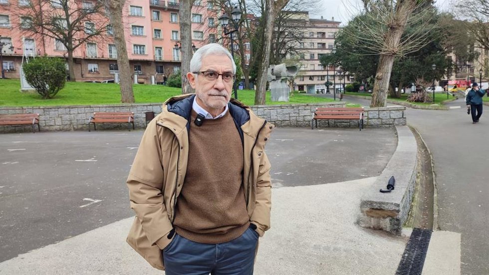 El portavoz de IU-Convocatoria por Oviedo, Gaspar Llamazares, en El Campillín.