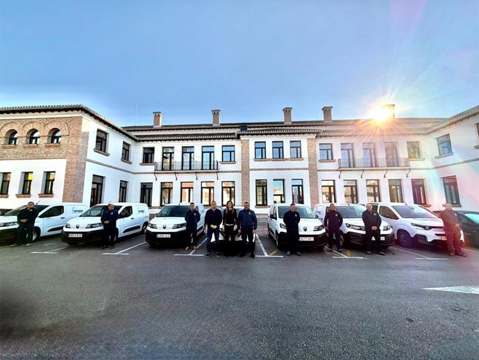 La alcaldesa de Archena, Patricia Fernández, en la presentación de los nuevos vehículos municipales destinados al personal de Obras y Servicios