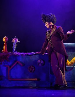 La obra 'Viaje al planeta de Todo es Posible' regresa al Teatro Cánovas tras su estreno en 2021. Un espectáculo familiar que aborda el acoso escolar a través de una aventura escénica llena de música, imaginación y valores.