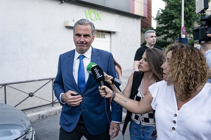 Archivo - Arquivo - O porta-voz do VOX na Câmara Municipal de Madrid, Javier Ortega Smith, ao sair da reunião extraordinária do Comitê Executivo Nacional do VOX, na qual decidiram romper as coalizões governamentais com o PP, em sua sede, em 11 de julho de