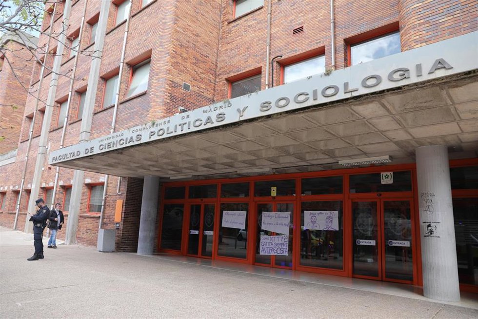 Archivo - La Facultad de Ciencias Políticas y Sociología, en el Campus de Somosaguas, a 1 de abril de 2021, en Madrid (España). 
