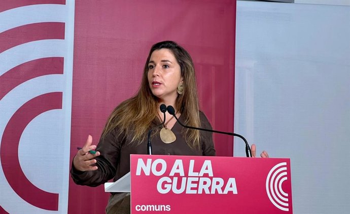 La coordinadora de los Comuns y diputada en el Congreso, Candela López, pide al Govern aprobar la limitación de compras especulativas de vivienda haya o no Presupuestos.