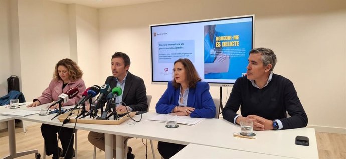 Firma del convenio entre la Conselleria de Salud, el Comib y el Coiba contra las agresiones a sanitarios