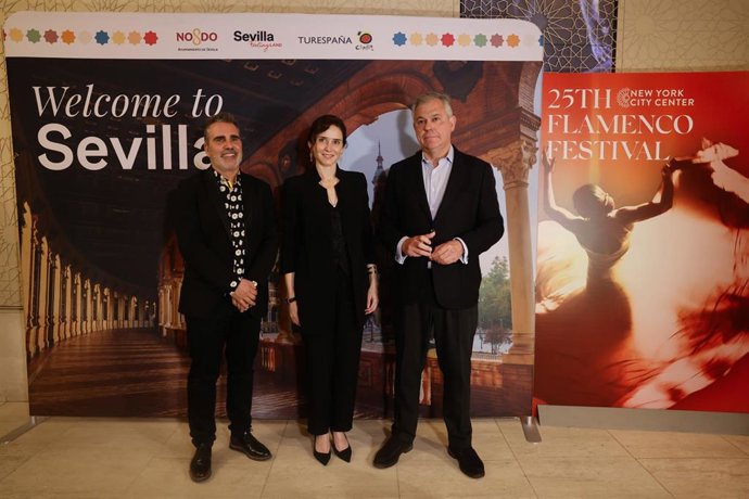 La presidenta de la Comunidad de Madrid, Isabel Díaz Ayuso, en el espectáculo de Sara Baras en Nueva York