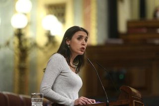 Archivo - La ministra de Igualdad, Irene Montero, interviene durante una sesión plenaria en el Congreso de los Diputados, en Madrid (España), a 2 de diciembre de 2020. 