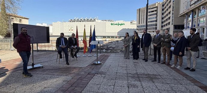 El presidente regional, Fernando López Miras, y el alcalde de Murcia, José Ballesta, presentan la fase I de las obras de rehabilitación del yacimiento arqueológico de San Esteban