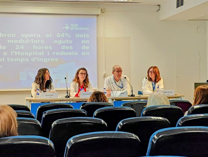 El equipo del Vall d'Hebron durante la rueda de prensa.