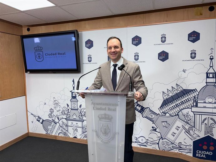 El portavoz del equipo de Gobierno, Guillermo Arroyo, en rueda de prensa.