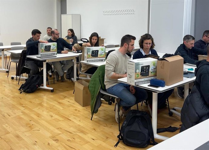 Arranca el reparto de las estaciones meteorológicas del proyecto XarMet en los centros educativos de Baleares