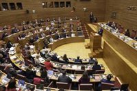 Balance de cien días de Llorca: el PP valora que ha "rebajado la tensión" y Vox reivindica su influencia en el Consell