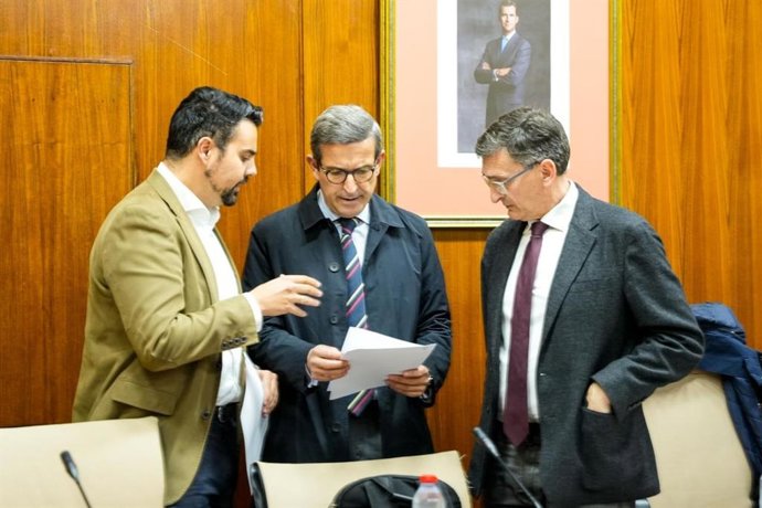Los parlamentarios andaluces del PSOE por Almería José Luis Sánchez Teruel y Mateo Hernández Tristán.