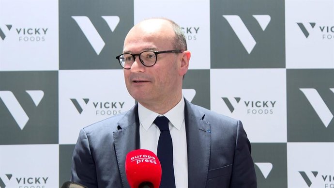 El ministro de Industria de Francia, Sébastien Martin, visita el municipio de Gandia (Valencia) y la fábrica de Vicky Foods