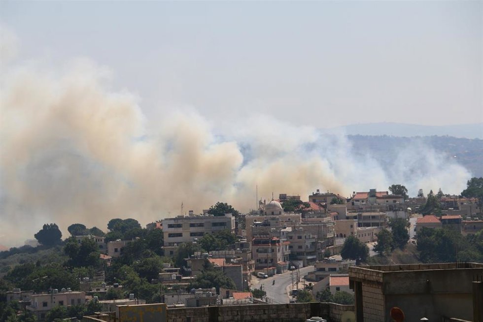 Archivo - Humo en el sur de Líbano en el distrito de Marjayun (Archivo)