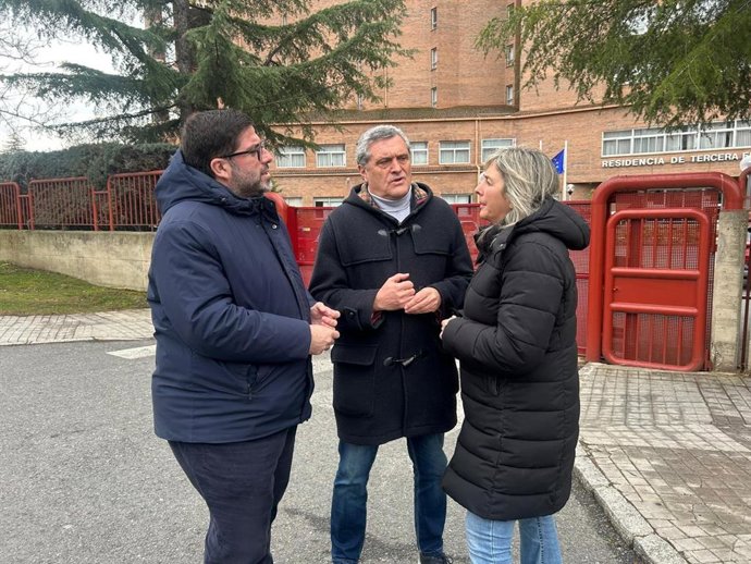 Pedro Pascual, durante su visita a la residencia.