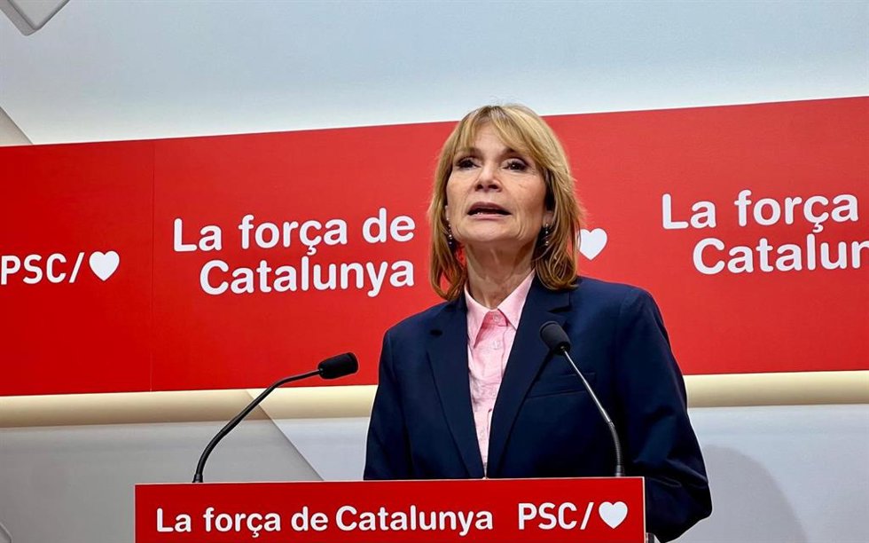 La viceprimera secretaria y portavoz del PSC, Llusa Moret, en rueda de prensa