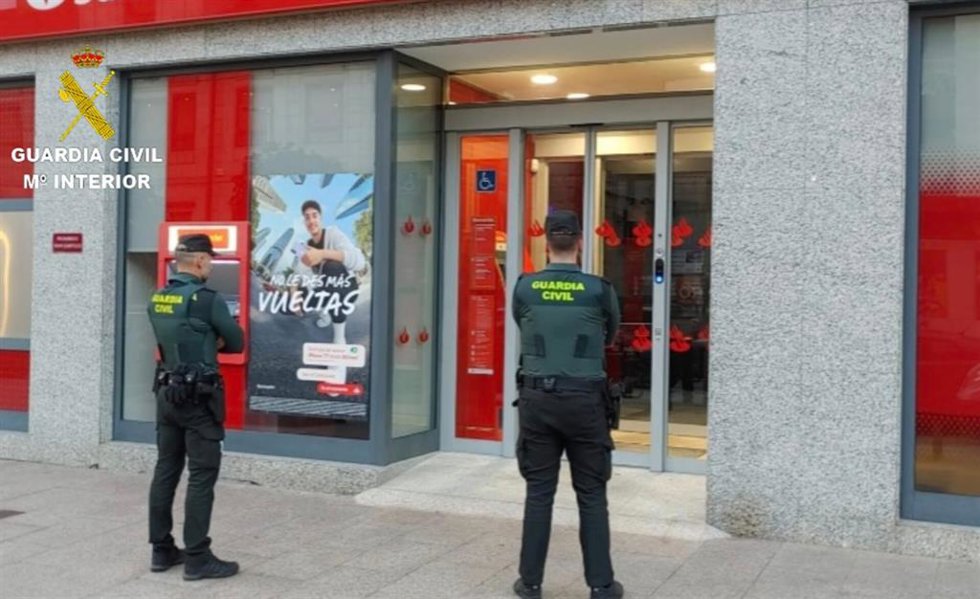 Desarticulan en O Porriño un grupo criminal especializado en suplantar identidades para estafar a entidades bancarias