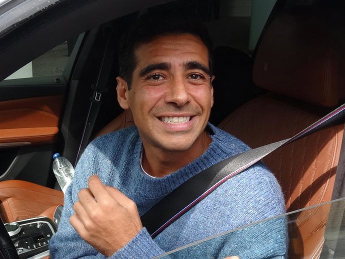 Alberto Herrera llega al hospital donde se encuentra su mujer tras el nacimiento de su hijo