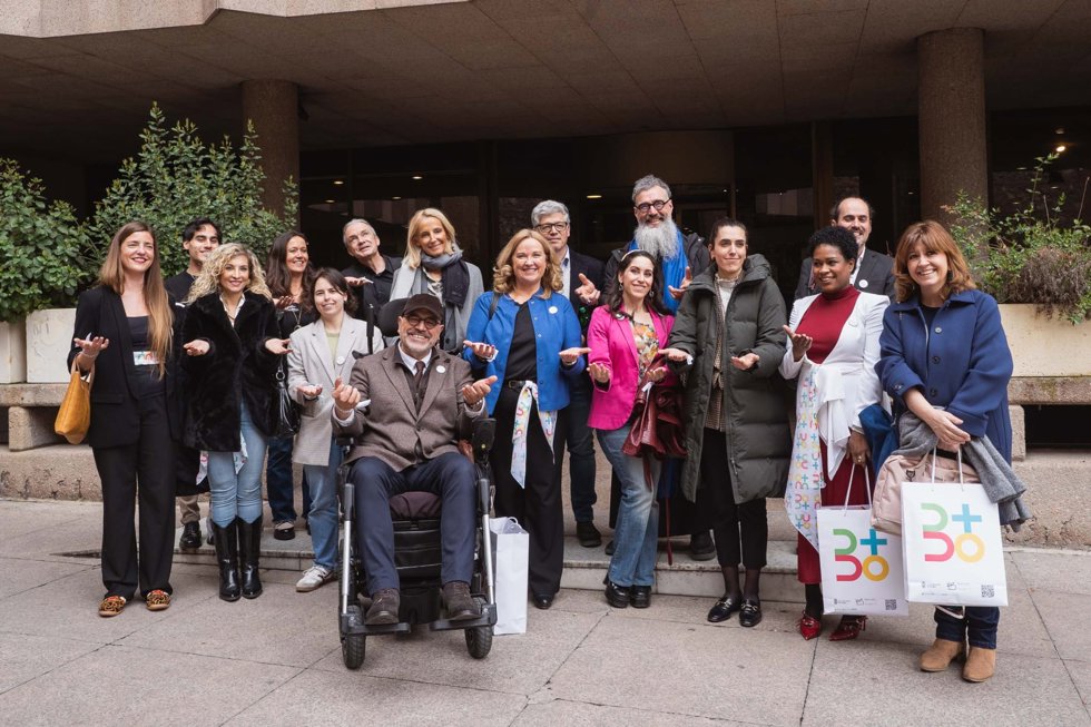 La alcaldesa Cristina Ayala junto a la delegación que trabaja para que Burgos logre la Capitalidad Europea de la Cultura.
