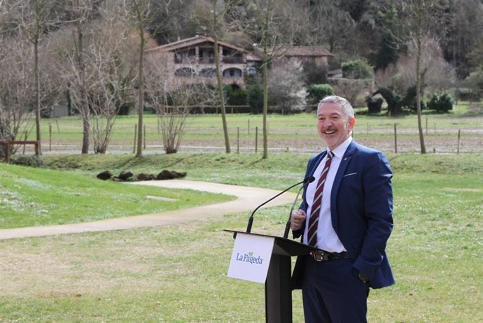 Archivo - El conseller de Empresa y Trabajo, Miquel Sàmper