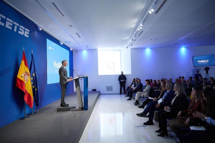 Archivo - El ministro del Interior, Fernando Grande-Marlaska, presentan el nuevo modelo de respuesta policial a la violencia de género. LUGAR: Centro Tecnológico de Seguridad (CETSE), a 15 de enero de 2025, en Madrid (España). El nuevo modelo se apoya en 