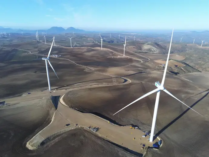 Torres eólicas para producir energía renovable en Andalucía. (Foto de archivo)