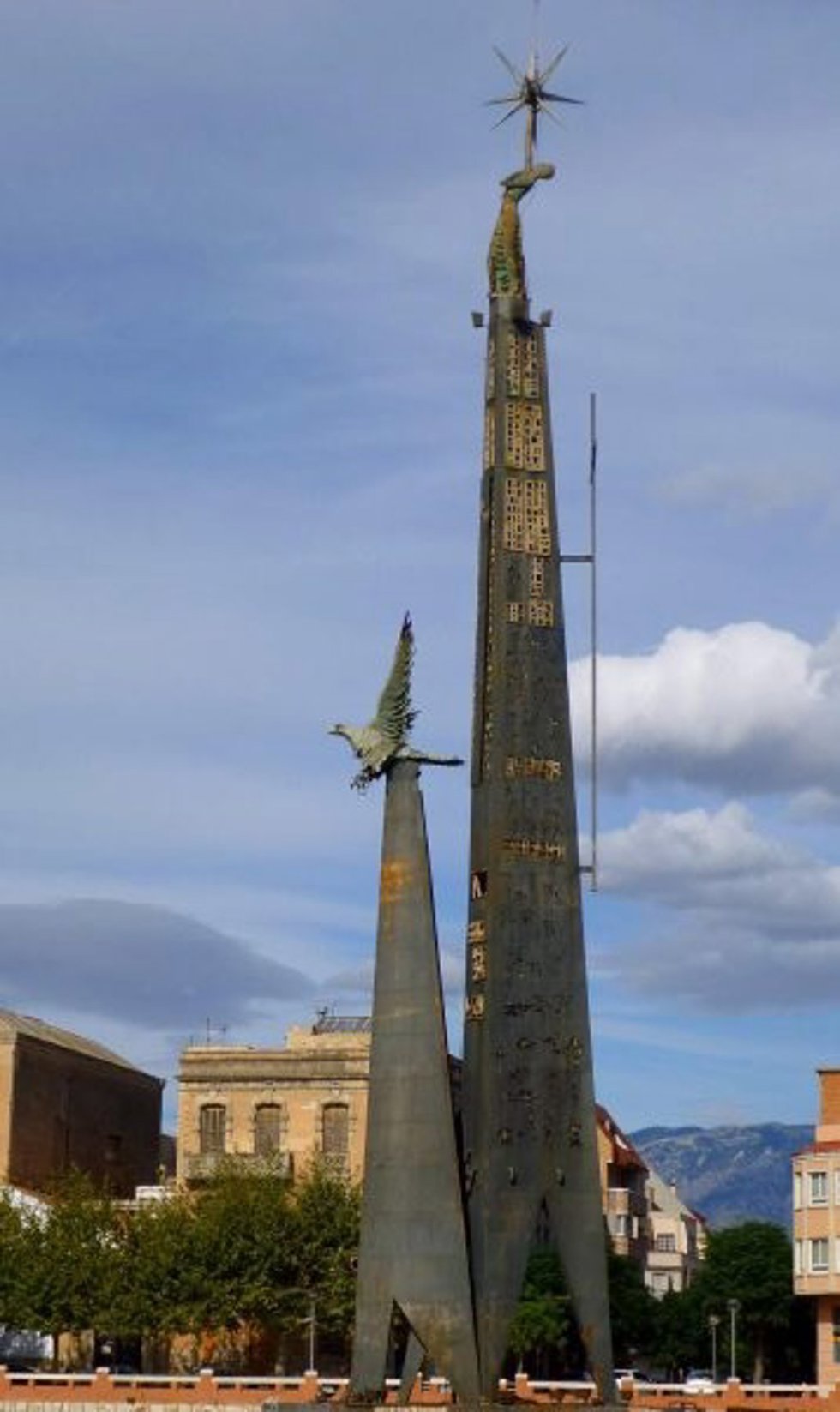 Archivo - El monolito conmemorativo de la Batalla del Ebro fue inaugurado por el dictador Francisco Franco en 1966