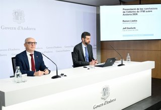 Lladós i Danforth durant la roda de premsa d'aquest dilluns