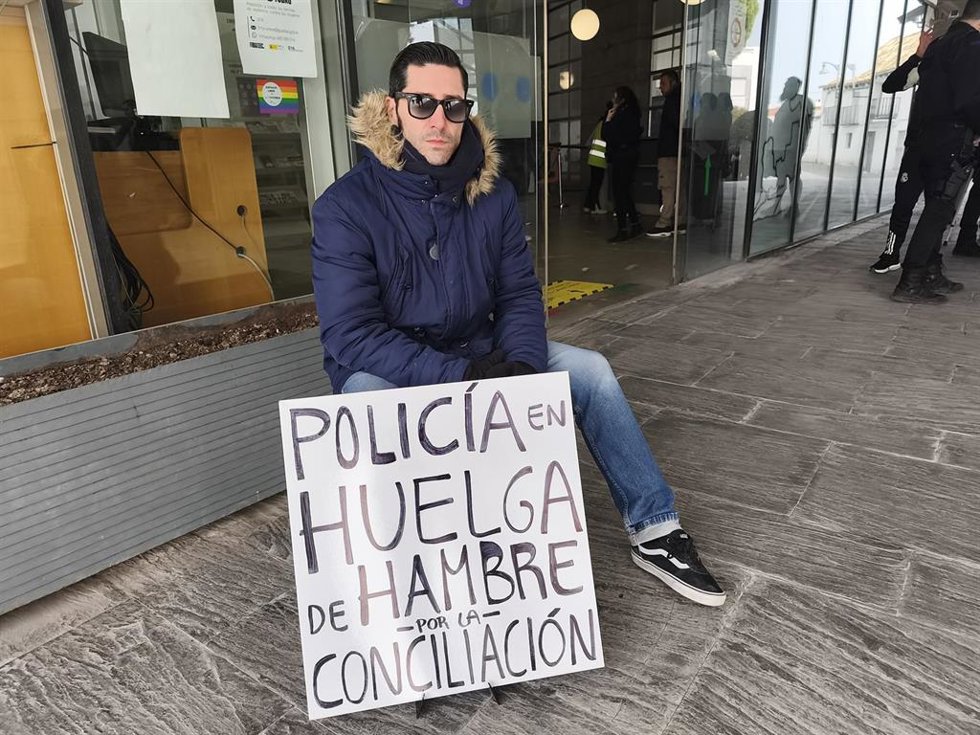 Policía Parla Huelga Hambre