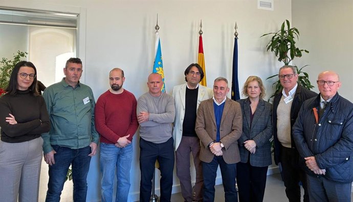 Organizaciones profesionales agrarias y a la Federació de Cooperatives Agro-alimentàries de la Comunitat Valenciana durante la presentación de las ayudas de la dana con el conseller de Agricultura, Agua, Ganadería y Pesca, Miguel Barrachina.