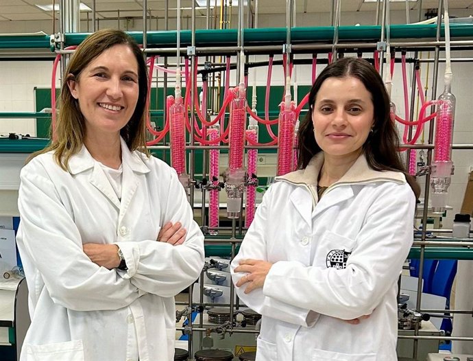 Las investigadoras María Dolores La Rubia e Isadora Dias.