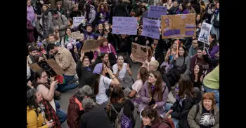 Feministas reivindican que el 'No a la guerra' es una causa histórica del movimiento: "Siempre hemos estado ahí"
