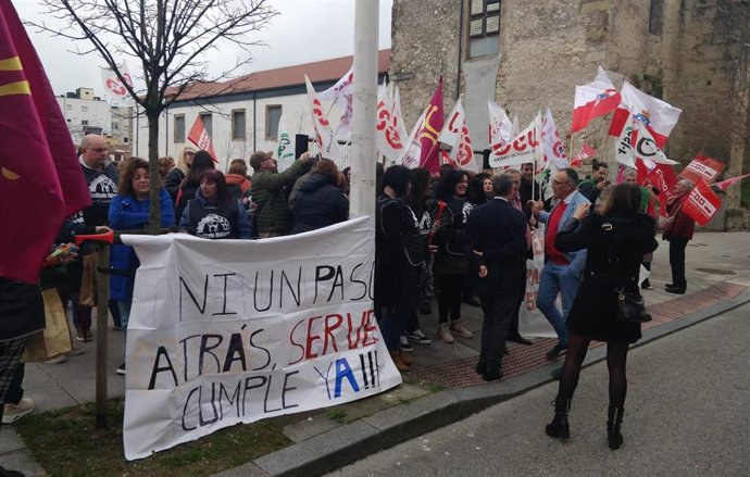 PRC y PSOE llevarán al Parlamento las reivindicaciones salariales de las limpiadoras de Valdecilla
