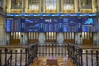 El Ibex 35 suaviza las caídas con el crudo en los 100 dólares, pero pierde los 17.000 enteros