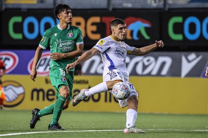 Futbol, Audax Italiano vs Universidad de Concepcion Fecha 2, Liga de primera 2026. El jugador de Universidad de Concepcion Facundo Mater es fotografiado durante el partido de la liga de primera contra Audax Italiano disputado en el Estadio Bicentenario
