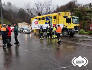 Rastreo para localizar a la mujer que se precipitó al rio en San Martín del Rey Aurelio.