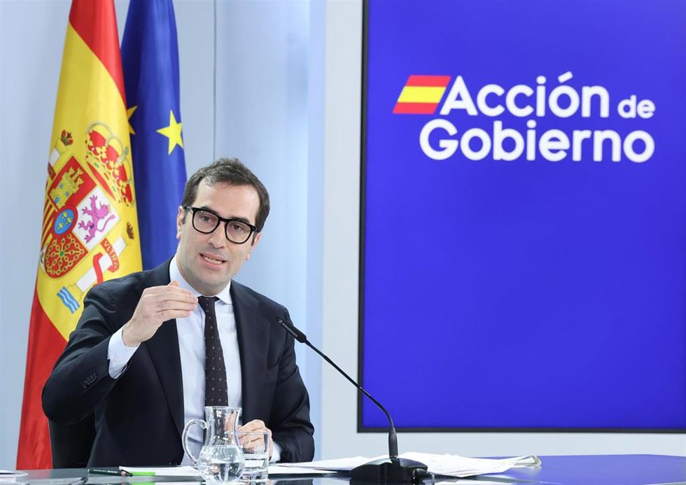 Archivo - El ministro de Economía, Comercio y Empresa, Carlos Cuerpo, ofrece una rueda de prensa tras el primer Consejo de Ministros del año, a 7 de enero de 2026, en Madrid (España). 