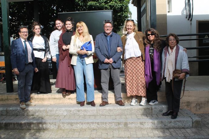 El delegado territorial de Desarrollo Educativo y Formación Profesional de la Junta de Andalucía en Cádiz, José Ángel Aparicio, en el homenaje dedicado a Gertrudis Martínez Otero en el IES Padre Luis Coloma de Jerez de la Frontera.