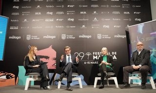 La consejera de Cultura y Deporte, Patricia del Pozo, y el consejero de Industria, Energía y Minas y presidente de la Agencia Digital de Andalucía (ADA), Jorge Paradela, en la tercera reunión del Clúster Audiovisual y de Contenidos Digitales de Andalucía.
