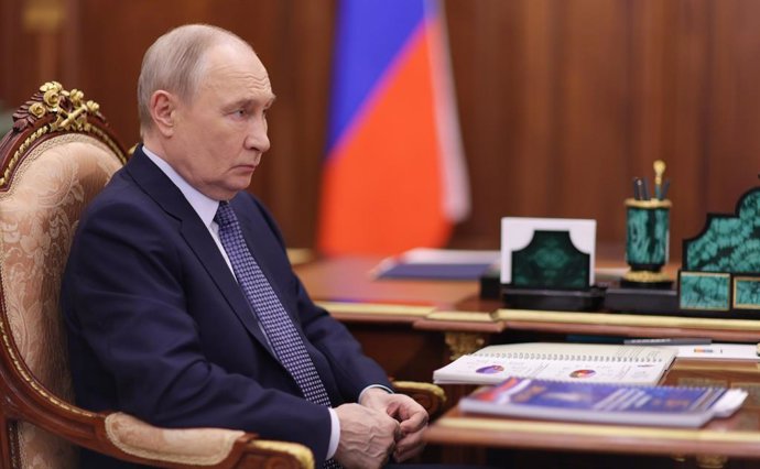8 de março de 2026, Rússia, Federação Russa: O presidente russo Vladimir Putin se reuniu com o chefe do Comitê de Investigação, Alexander Bastrykin, no Kremlin, Rússia, em 8 de março de 2026.
