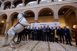 El consejero de Turismo y Andalucía Exterior de la Junta de Andalucía, Arturo Bernal, en la Gala de la Hostelería Andaluza.