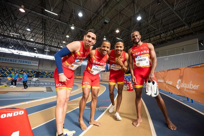 El relevo formado por David Pineda, Deliber y Dionibel Rodríguez y Martín Fernández durante el Mundial en Pista Cubierta para Atletas con Discapacidad Intelectual celebrado en Ourense