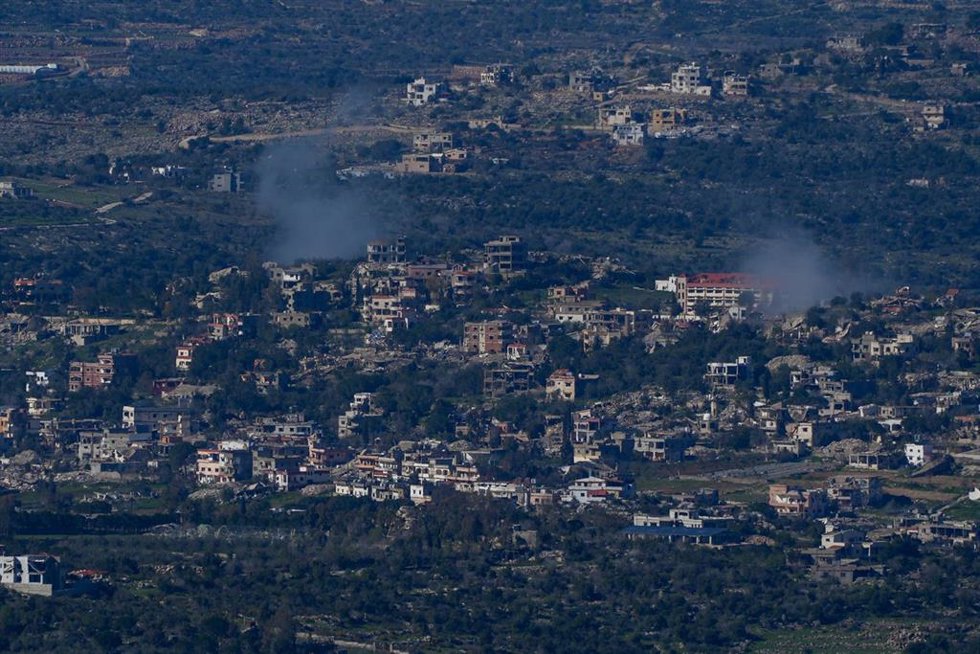 Columnas de humo en localidades situadas en el sur de Líbano ante los ataques israelíes