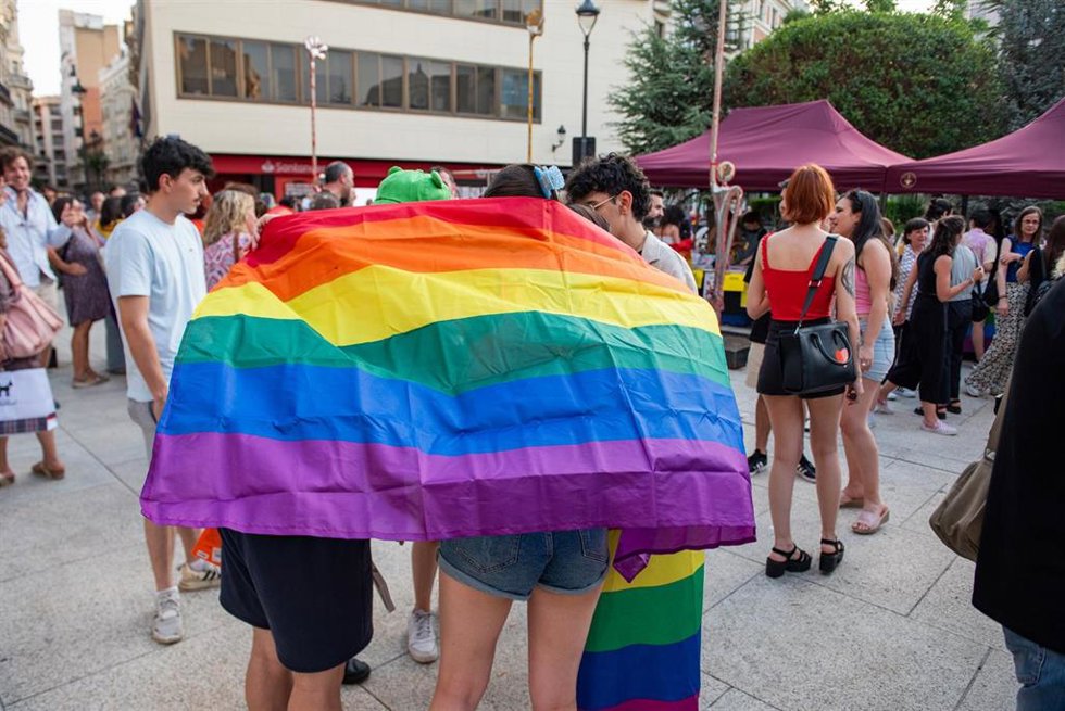 Archivo - Bandera LGTBI.