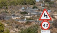 Detenido un conductor sin carnet por atropellar drogado a dos ciclistas mientras huía de agentes de tráfico en Orihuela