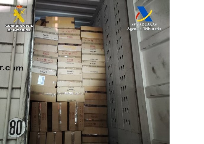 Tabaco de contrabando hallado en el remolque de un vehículo que llegaba a Algeciras desde Marruecos
